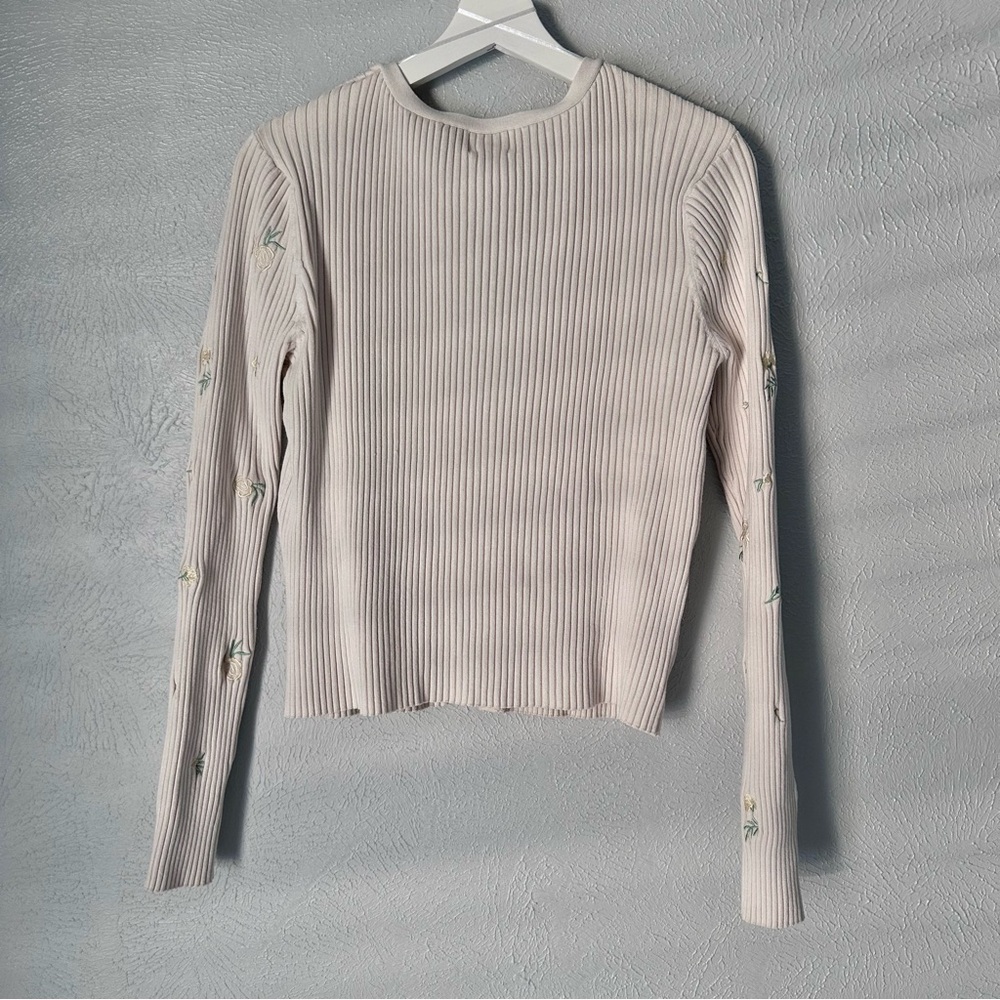 Embroidered Floral Cardigan Sweater - Picture 7 of 8